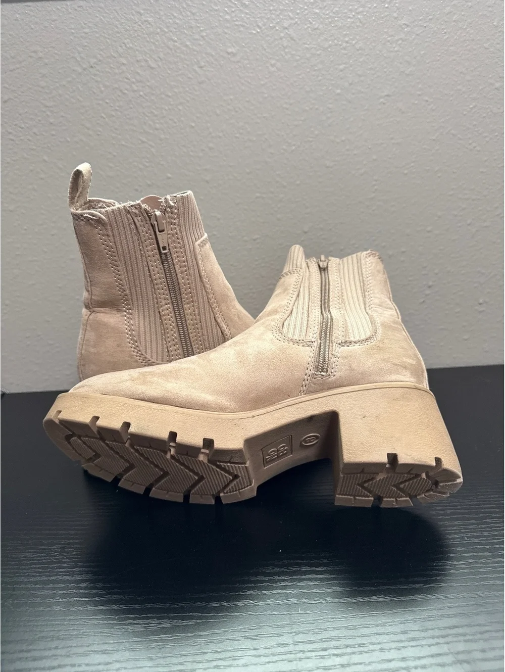 No Boundaries Women's Beige Suede Ankle Boots Size 8